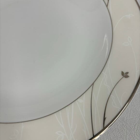 Waterford China Lisette Shallow 9 Inch Bowl Soup Cereal Serving Replacement - Picture 4 of 8